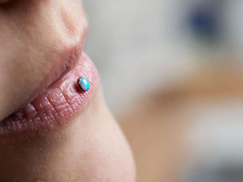 labret piercing