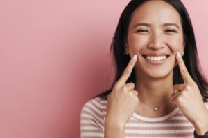 Cheek piercing guide