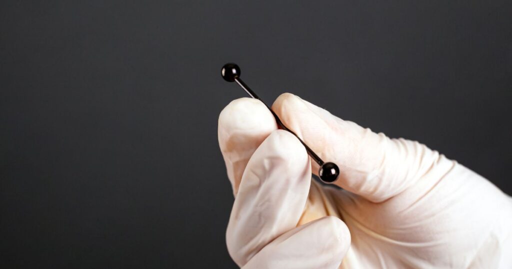 nipple piercing infection signs